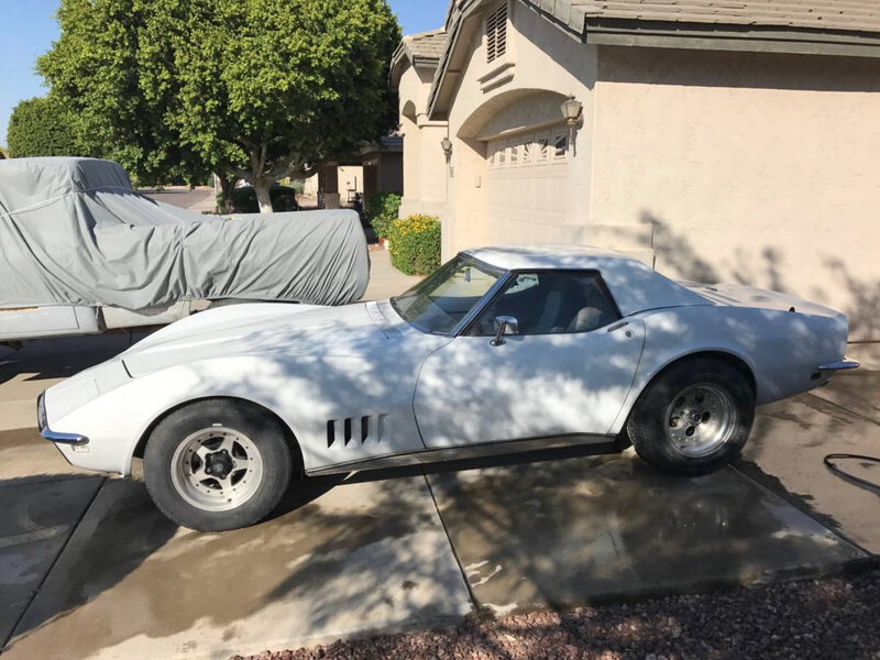 Illustration for article titled For $19,500, Could This 1968 Chevy Corvette Be The Ace Of Base?